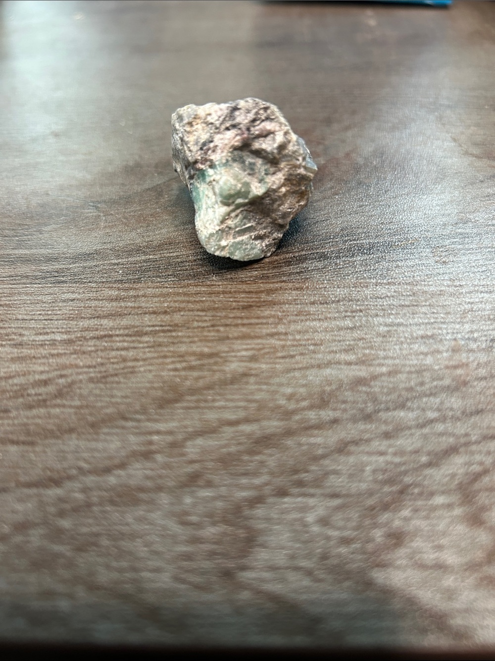 Raw Emerald - Picture 2 of 2